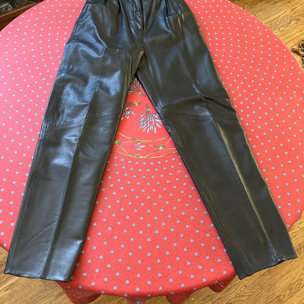 Vakko Black calfskin real Leather classic Pants as new! Size 6-8 or small 10.
